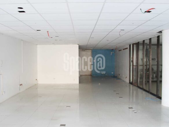 Mid-size Retail, Services #C04