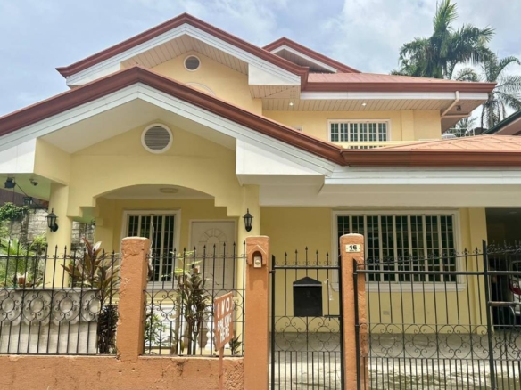 5BR House for Sale in Sto. Niño Village, Banilad