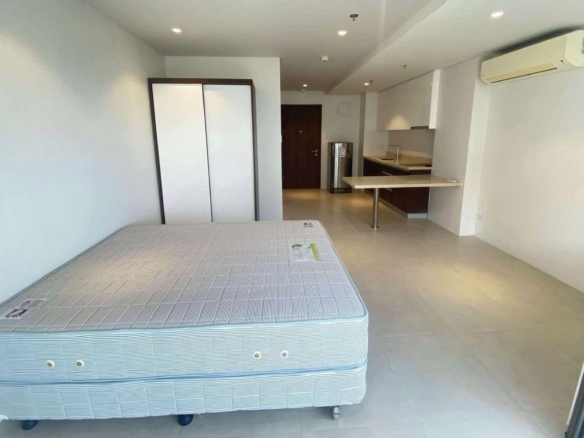 Stunning Ocean View Studio Unit with Balcony