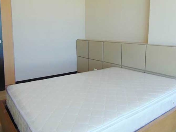 1BR at 8 Newtown Best Offer