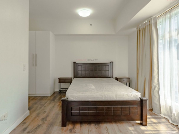 Semi-furnished 2BR Unit at Sedona Parc