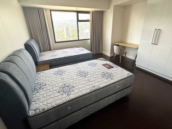 Furnished 2BR w/Parking in Cebu Business Park