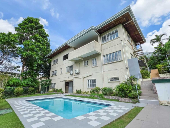 5BR Spacious with Pool Maria Luisa