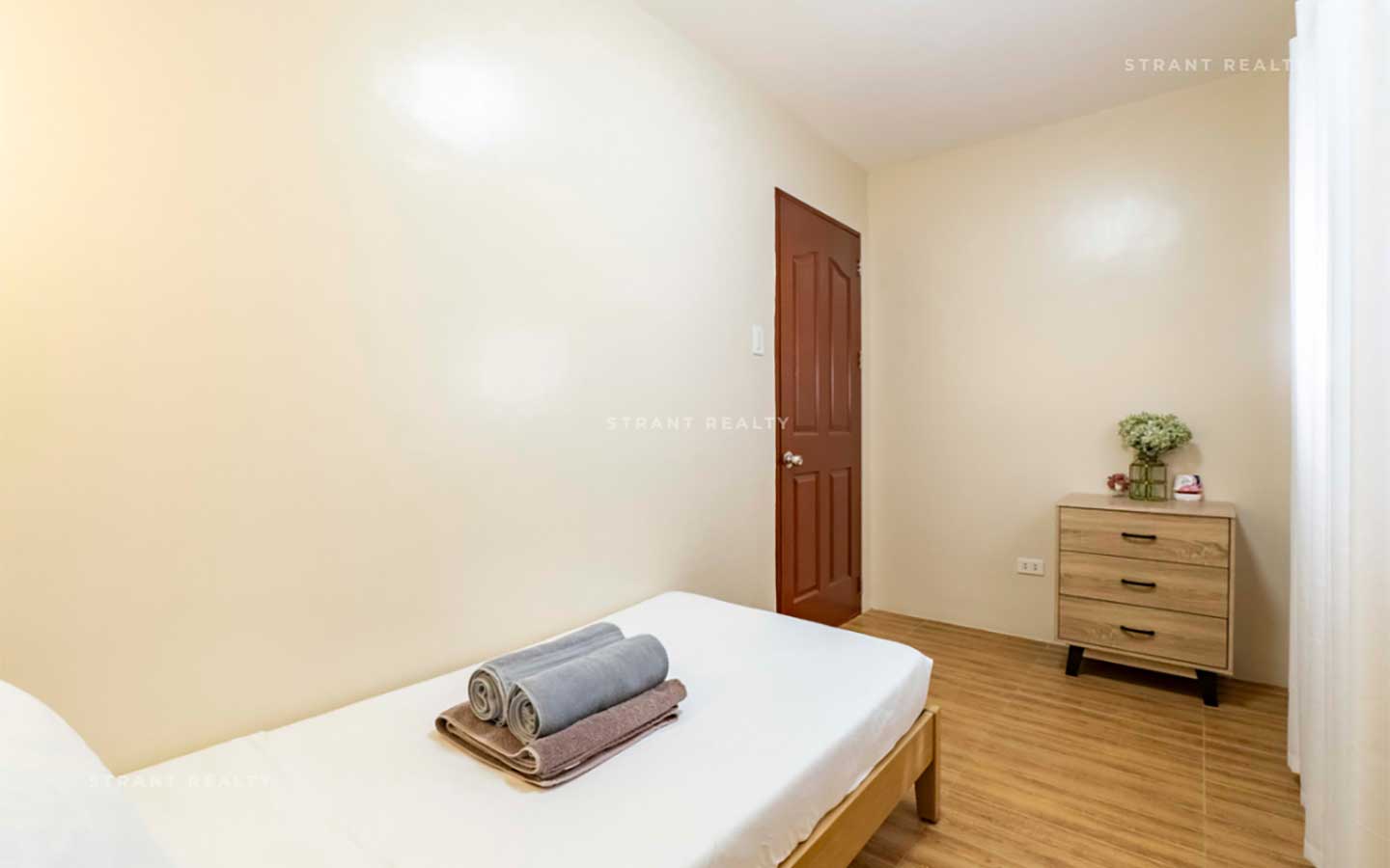 house-for-rent-apas-cebu-04 2 Storey 3BR Townhouse near IT Park