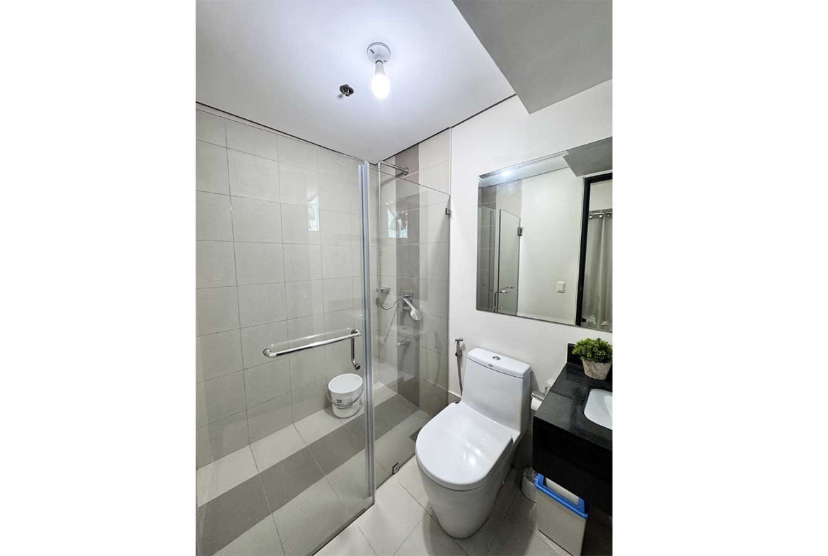 2BR with Balcony at Solinea