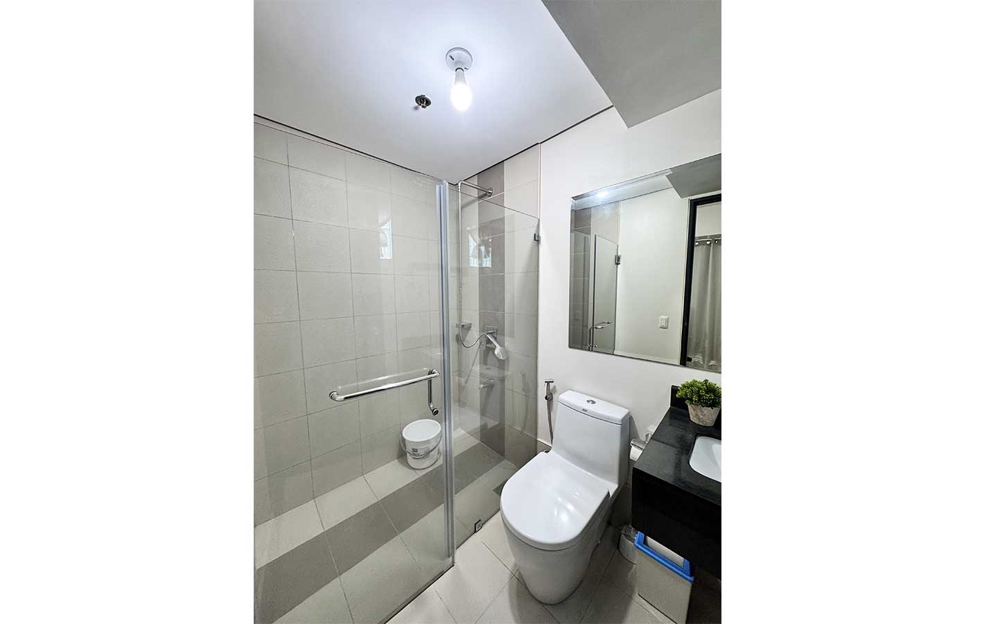 2BR with Balcony at Solinea