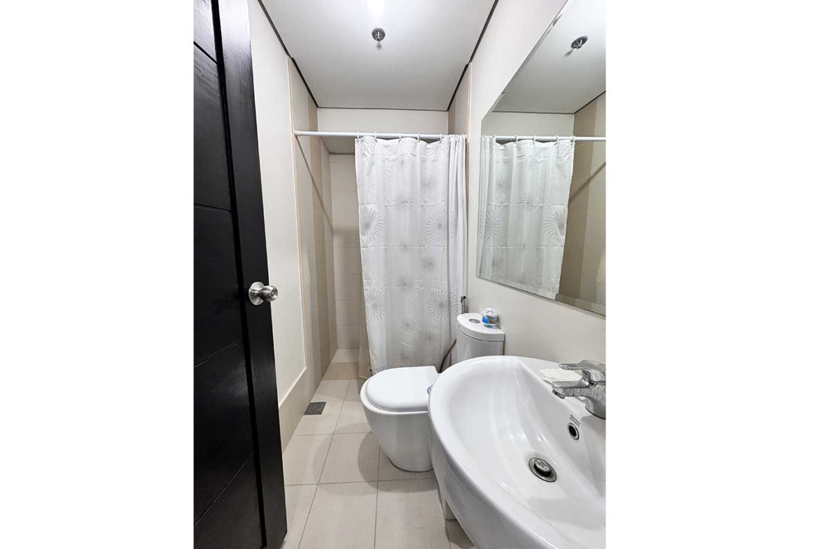 2BR with Balcony at Solinea